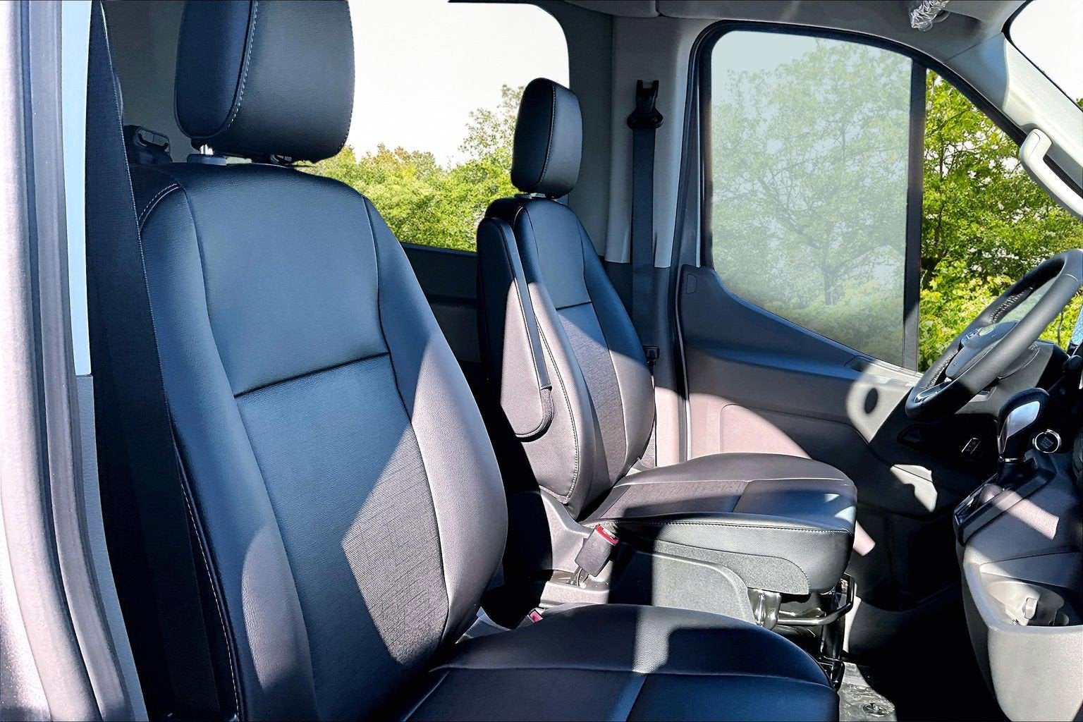 2026 Ford 15 Passenger Van High Roof