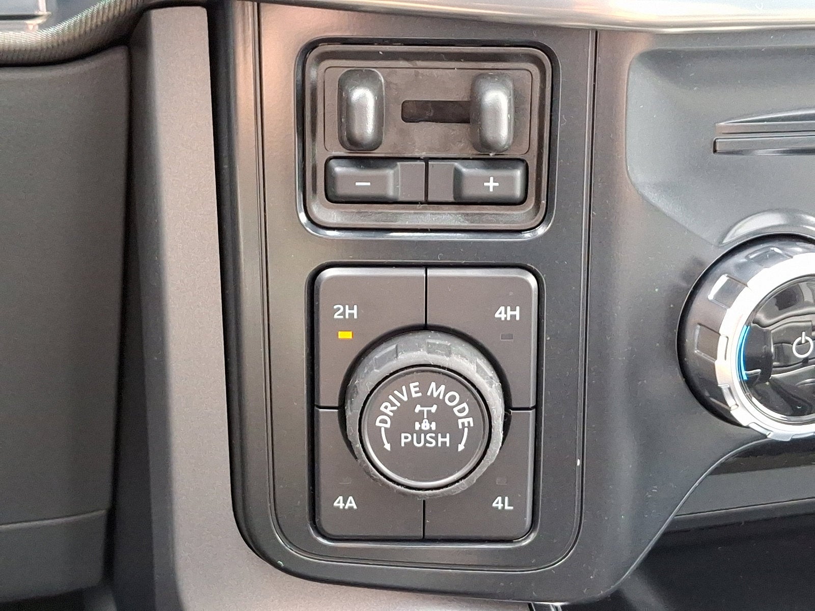 2025 Ford F-150 Lariat Powerboost FX4 Off Road Package / Twin Panel Moonroof