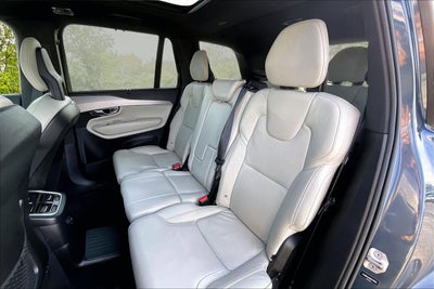 2022 Volvo XC90 Recharge Plug-In Hybrid R-Design