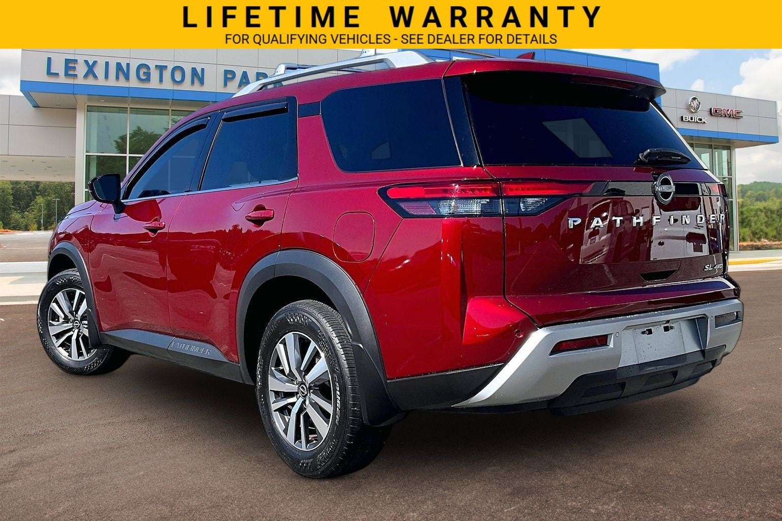 2024 Nissan Pathfinder SL