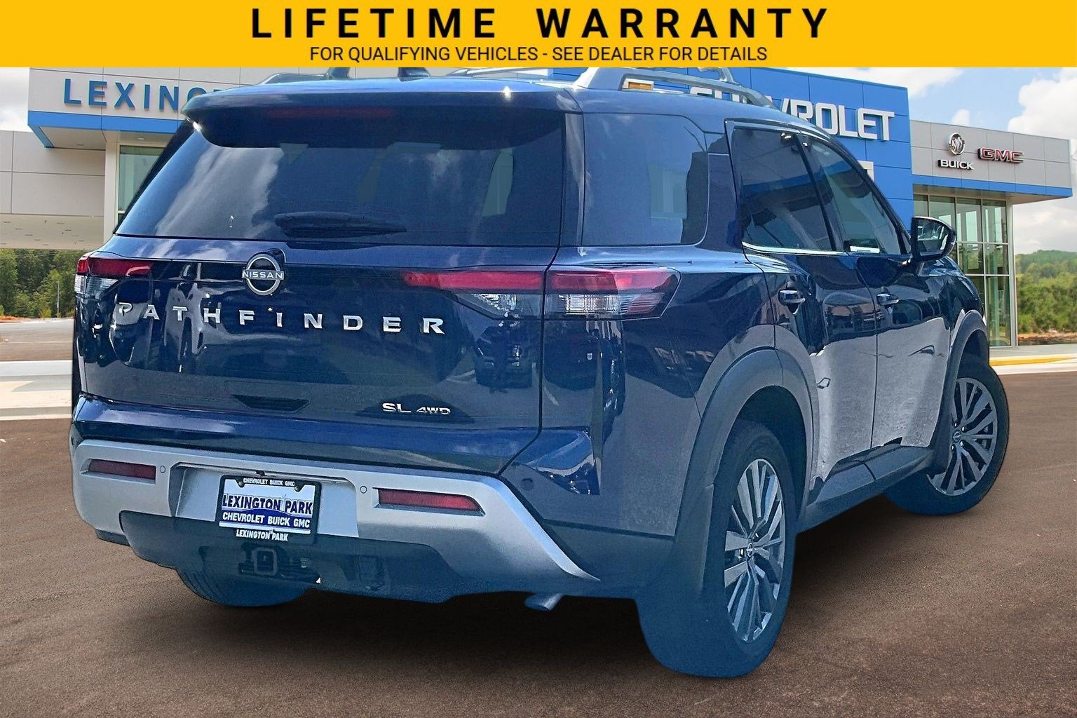 2025 Nissan Pathfinder SL 4WD