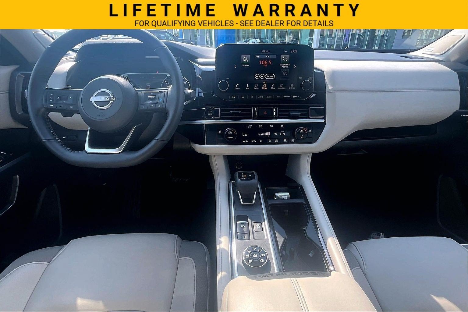 2025 Nissan Pathfinder SL 4WD
