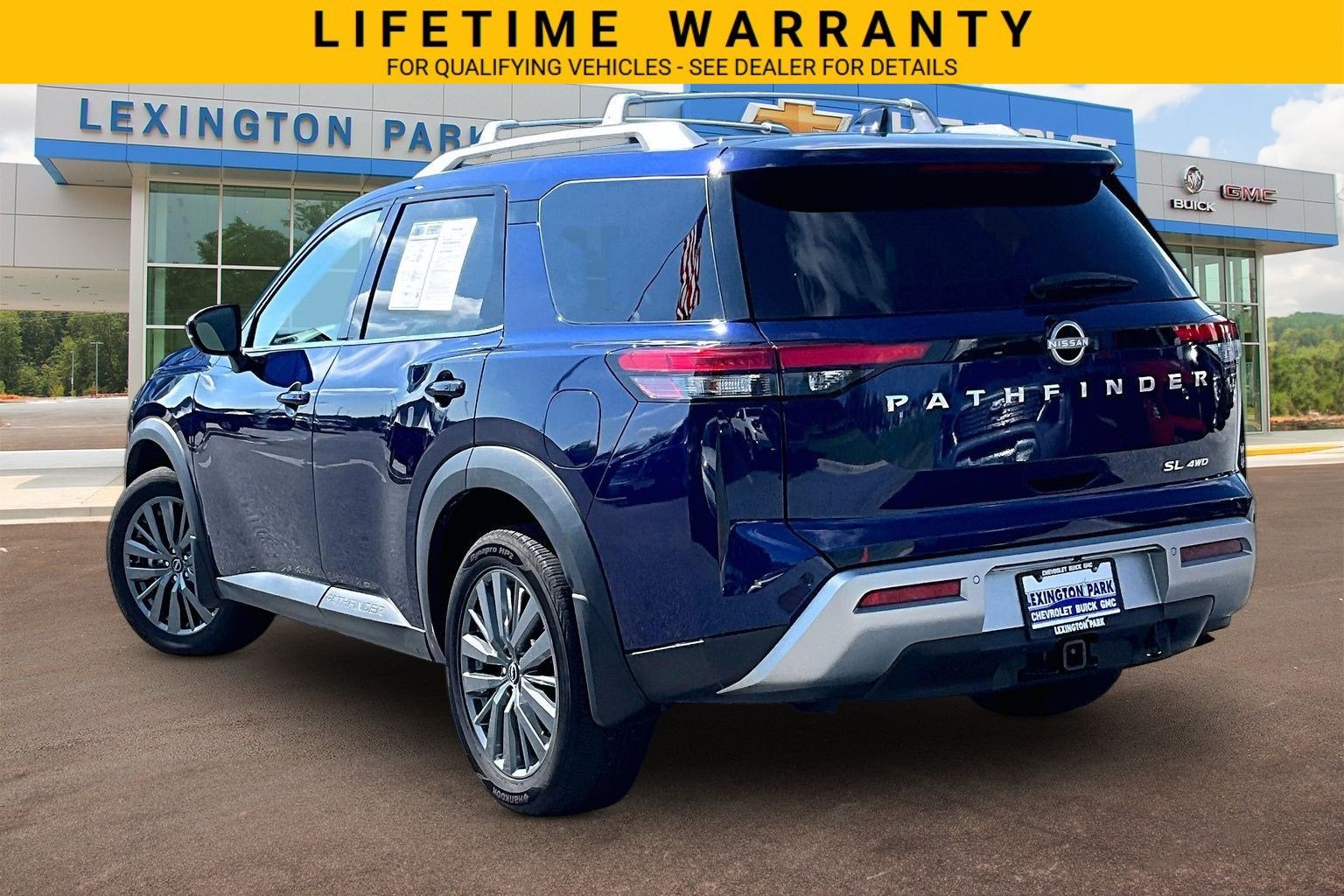 2025 Nissan Pathfinder SL 4WD