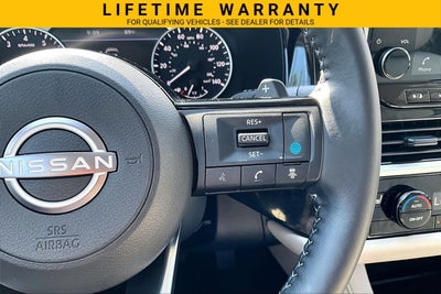 2025 Nissan Pathfinder SL 4WD