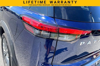 2025 Nissan Pathfinder SL 4WD