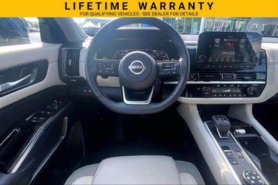 2025 Nissan Pathfinder SL 4WD