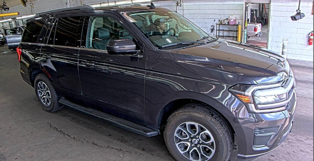 2024 Ford Expedition XLT HIGH PACKAGE
