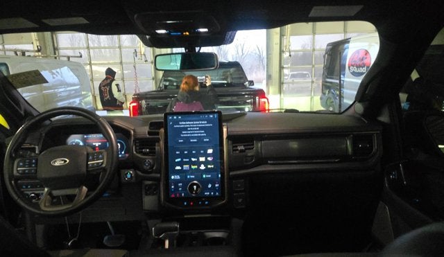 2022 Ford F-150 Lightning LARIAT LONG RANGE PANO ROOF