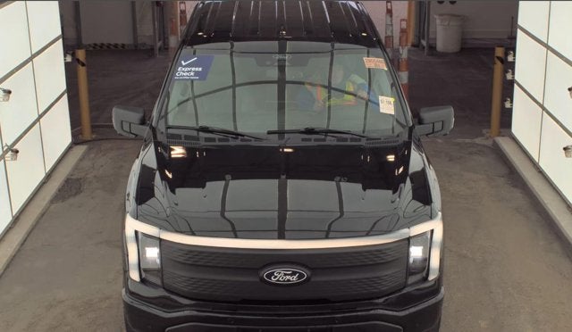 2025 Ford F-150 Lightning Flash