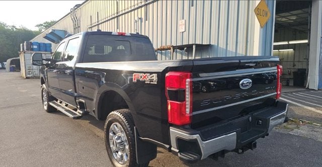2024 Ford Super Duty F-350 SRW LARIAT FX4