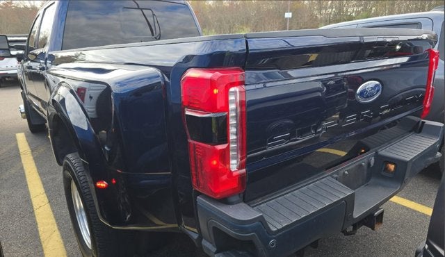 2023 Ford Super Duty F-350 DRW LARIAT