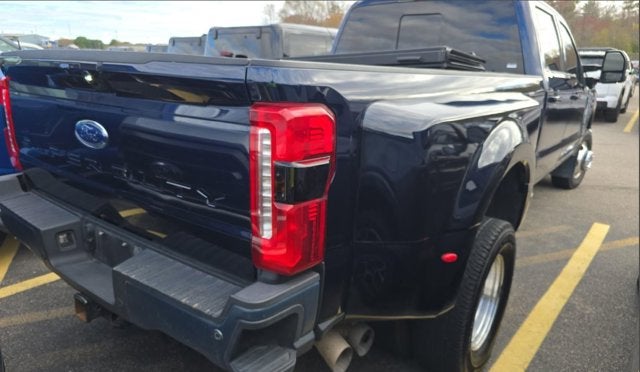 2023 Ford Super Duty F-350 DRW LARIAT