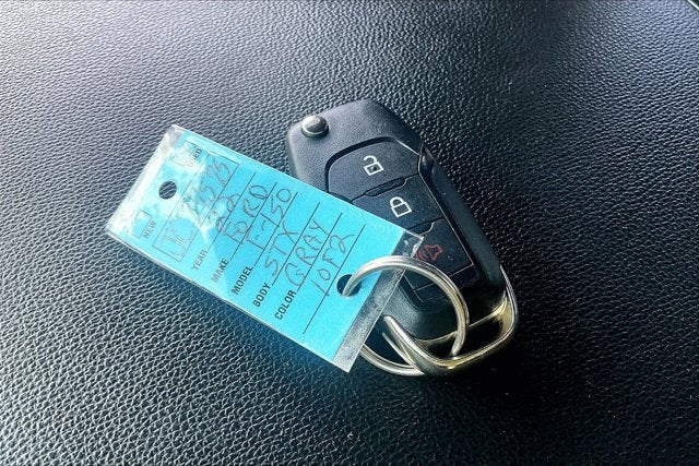 2022 Ford F-150 STX 4WD CREW CAB