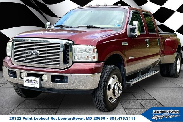 2005 Ford Super Duty F-350 DRW Lariat