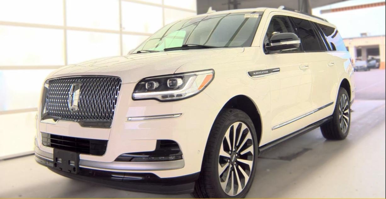 2023 Lincoln Navigator L Reserve