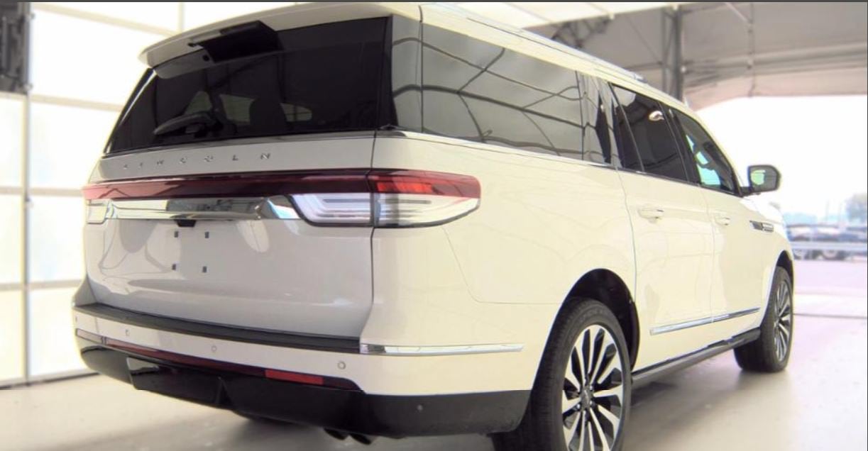 2023 Lincoln Navigator L Reserve