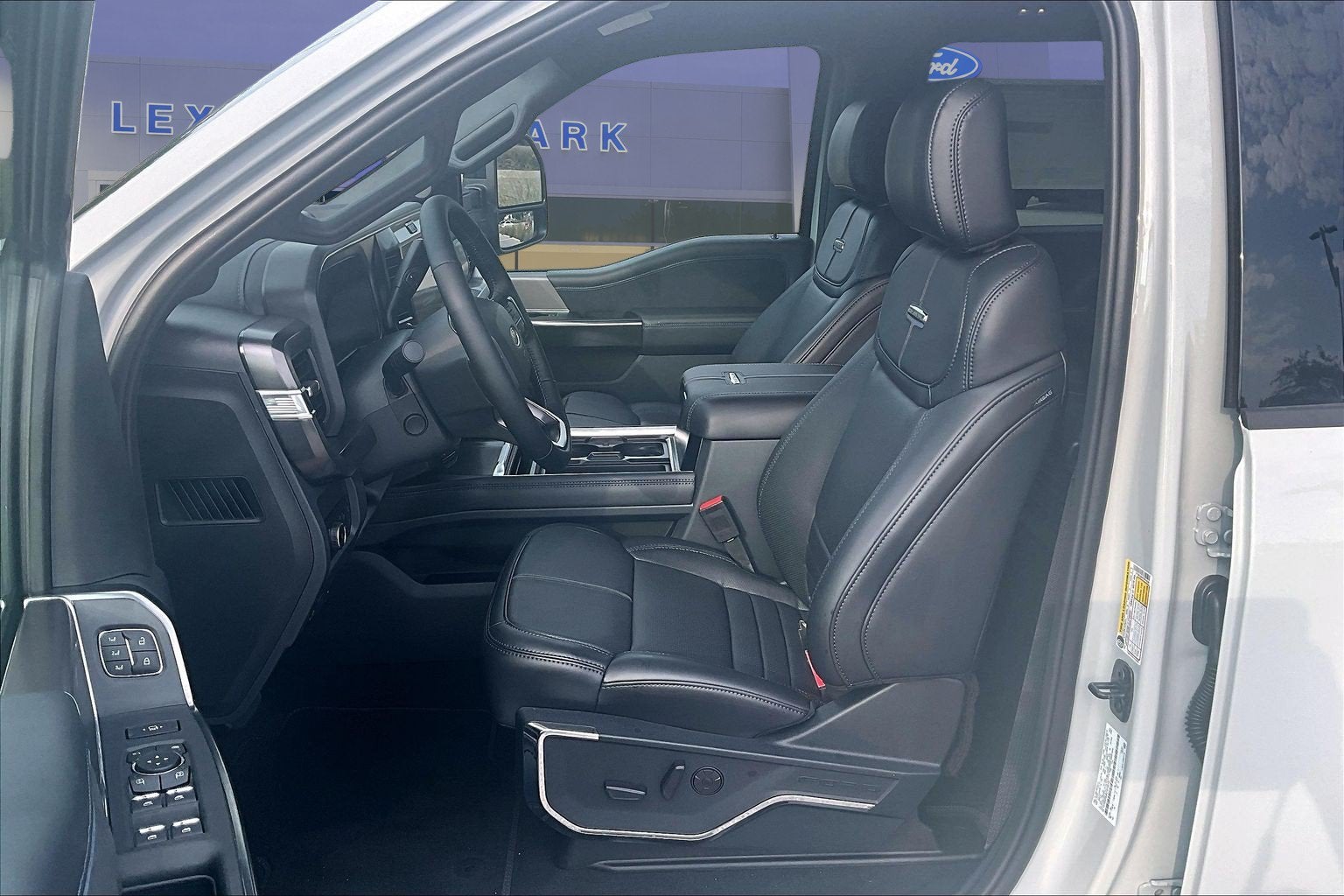 2026 Ford Super Duty F-350 SRW Platinum