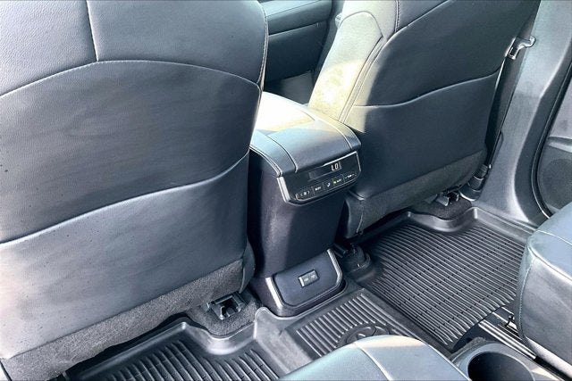 2023 Toyota Highlander Base
