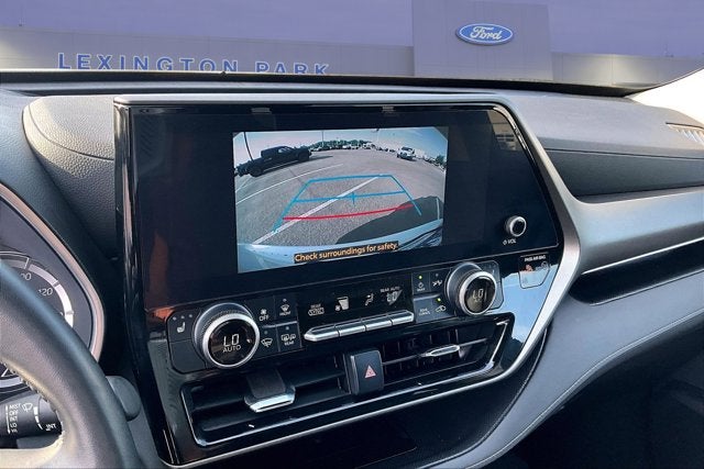 2023 Toyota Highlander Base