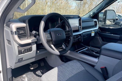 2026 Ford Super Duty F-350 SRW XLT