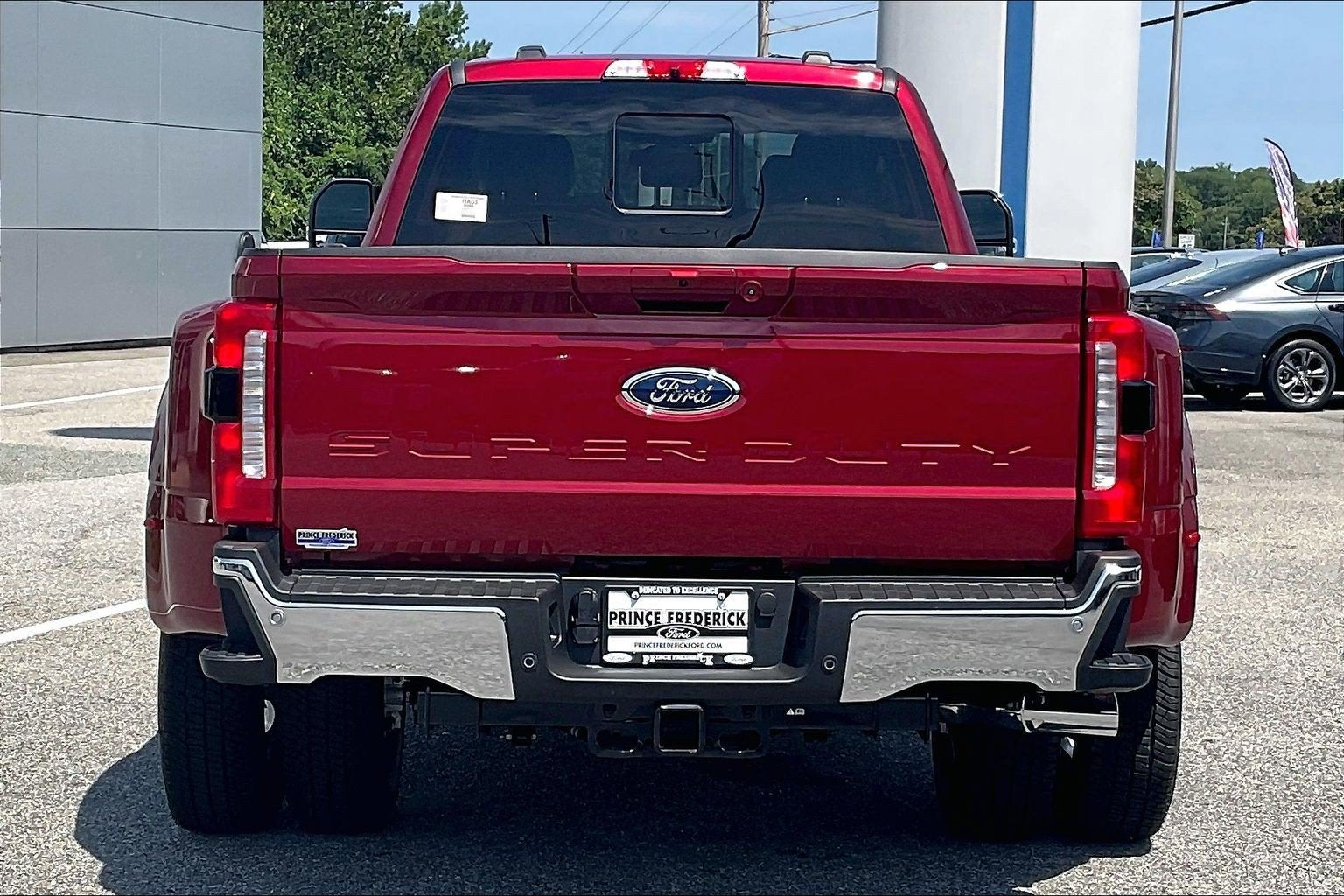 2026 Ford Super Duty F-350 DRW LARIAT