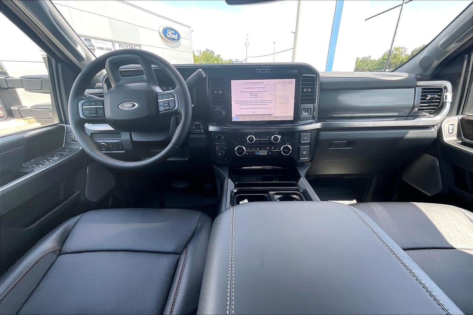 2026 Ford Super Duty F-350 DRW LARIAT