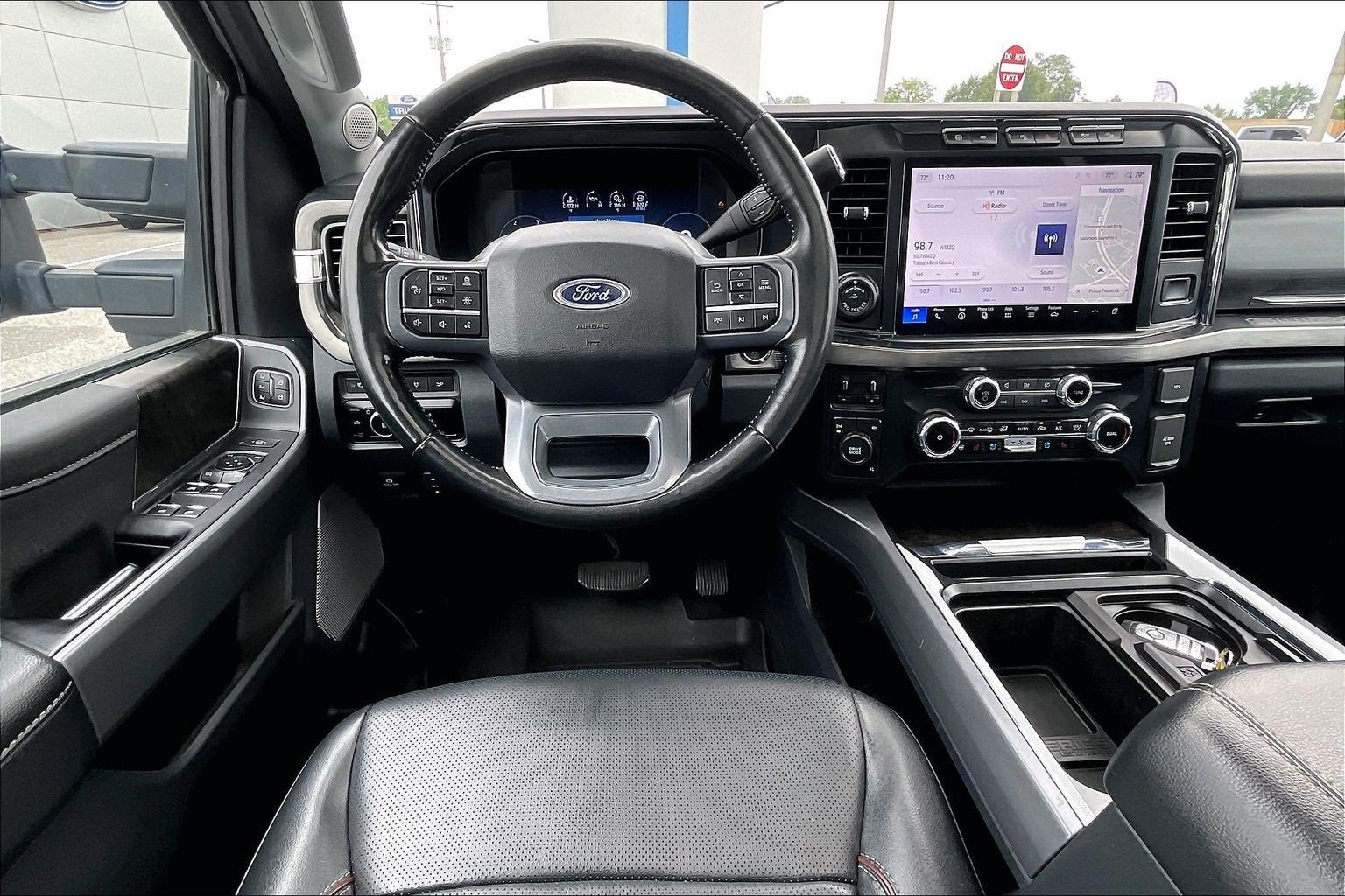 2023 Ford Super Duty F-450 DRW LARIAT