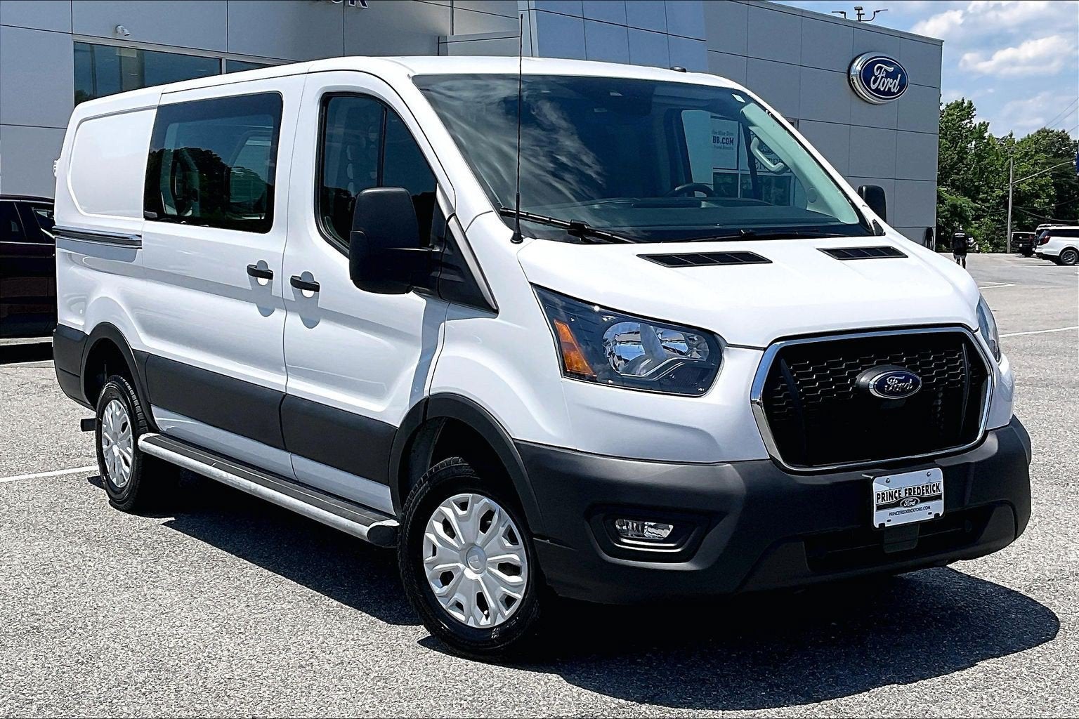 2025 Ford Transit Cargo Van T-250 130" Low Rf 9070 GVWR RWD