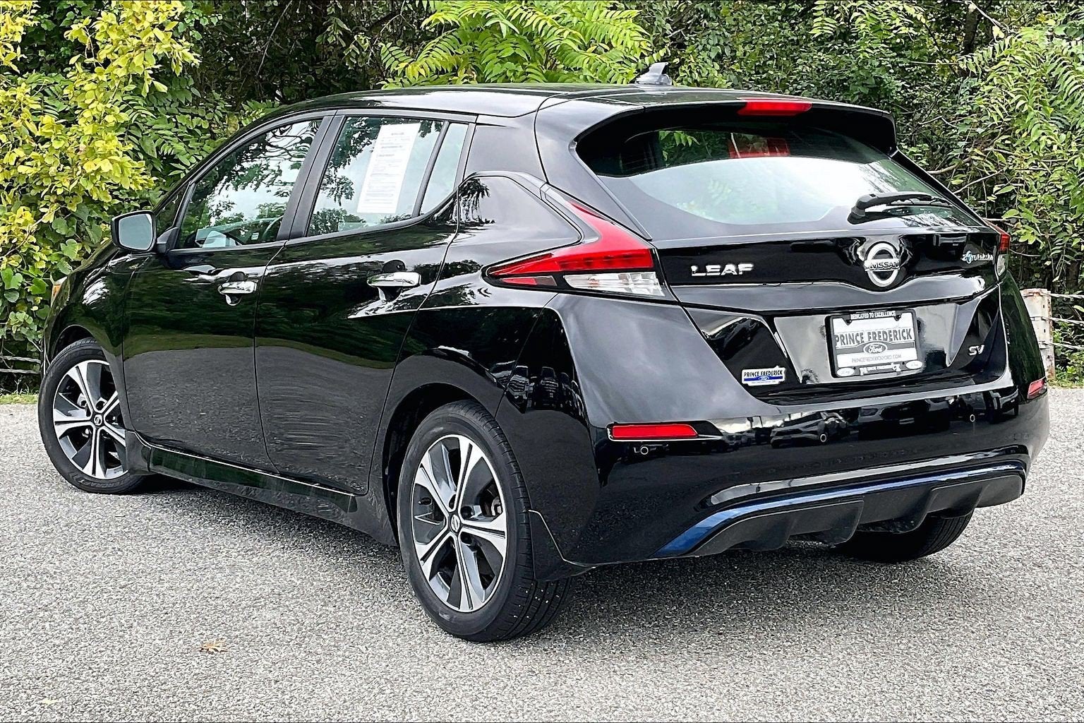 2022 Nissan LEAF SV