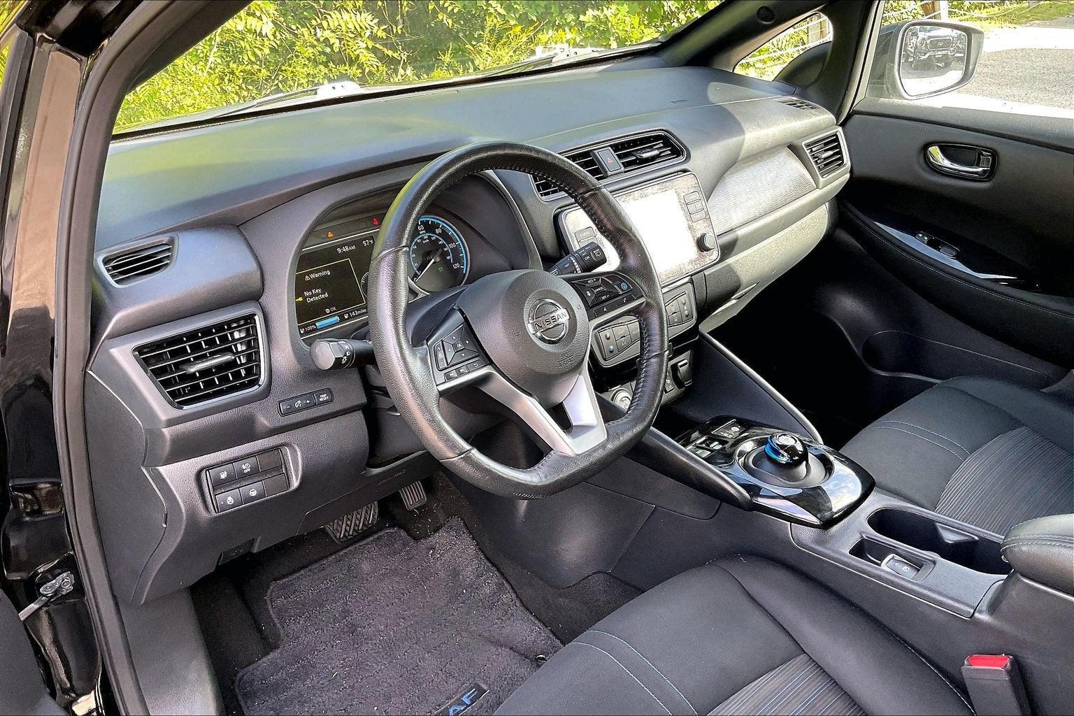 2022 Nissan LEAF SV