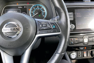 2022 Nissan LEAF SV