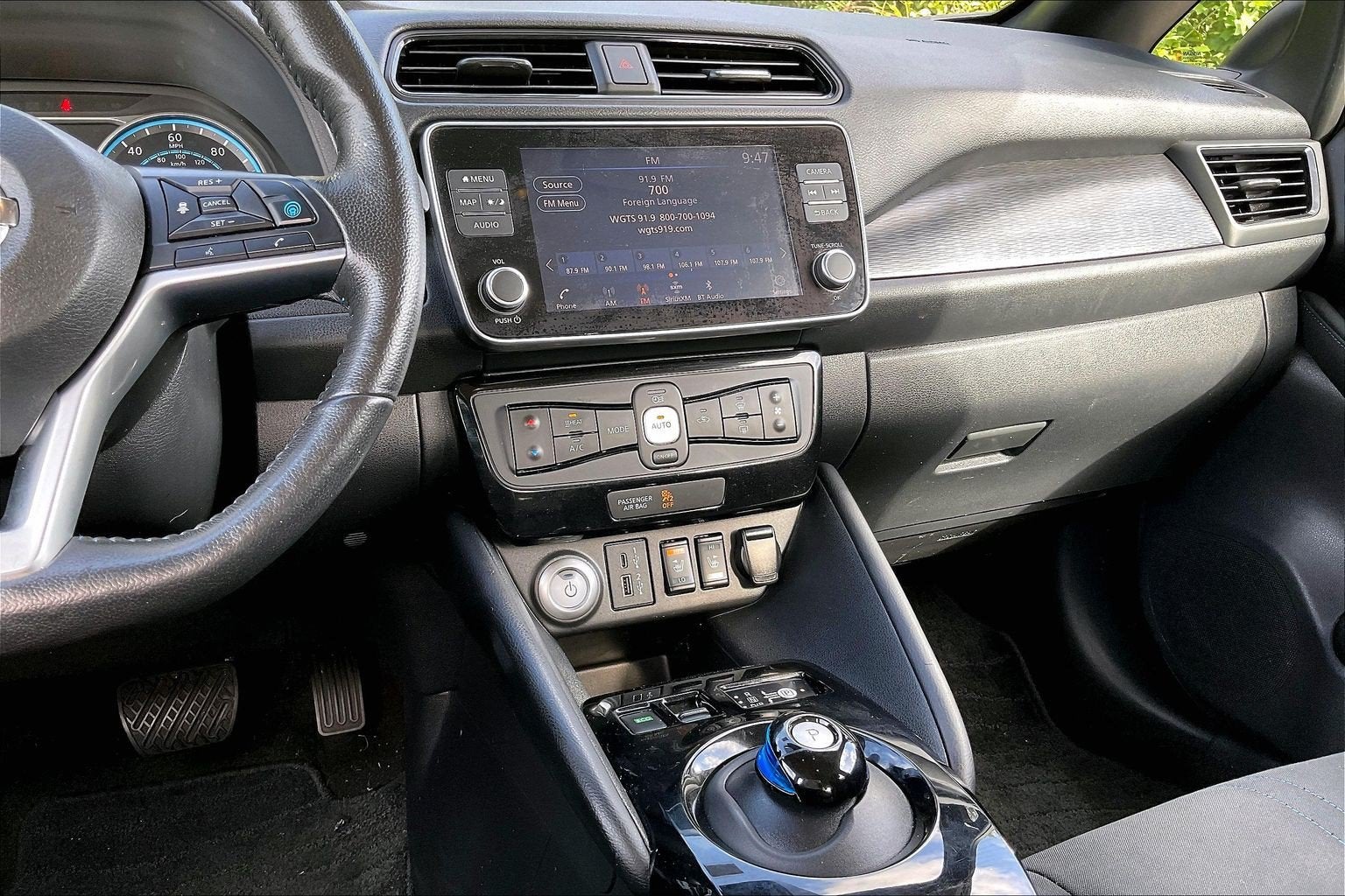 2022 Nissan LEAF SV