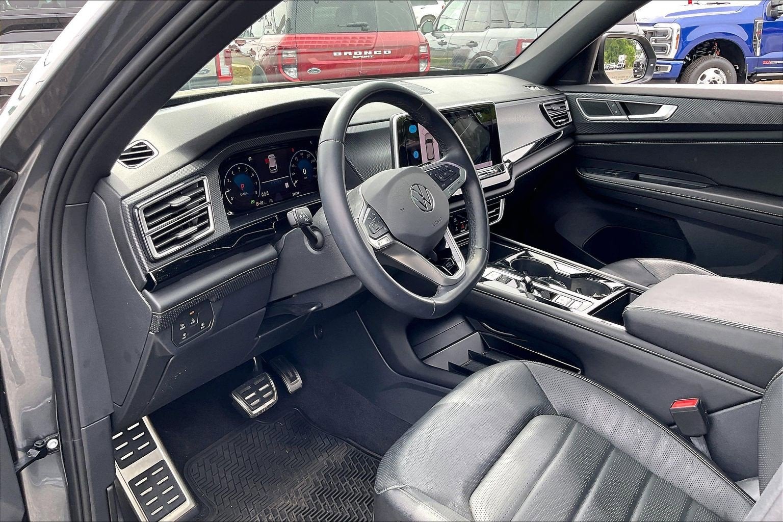 2024 Volkswagen Atlas Cross Sport 2.0T SEL R-Line