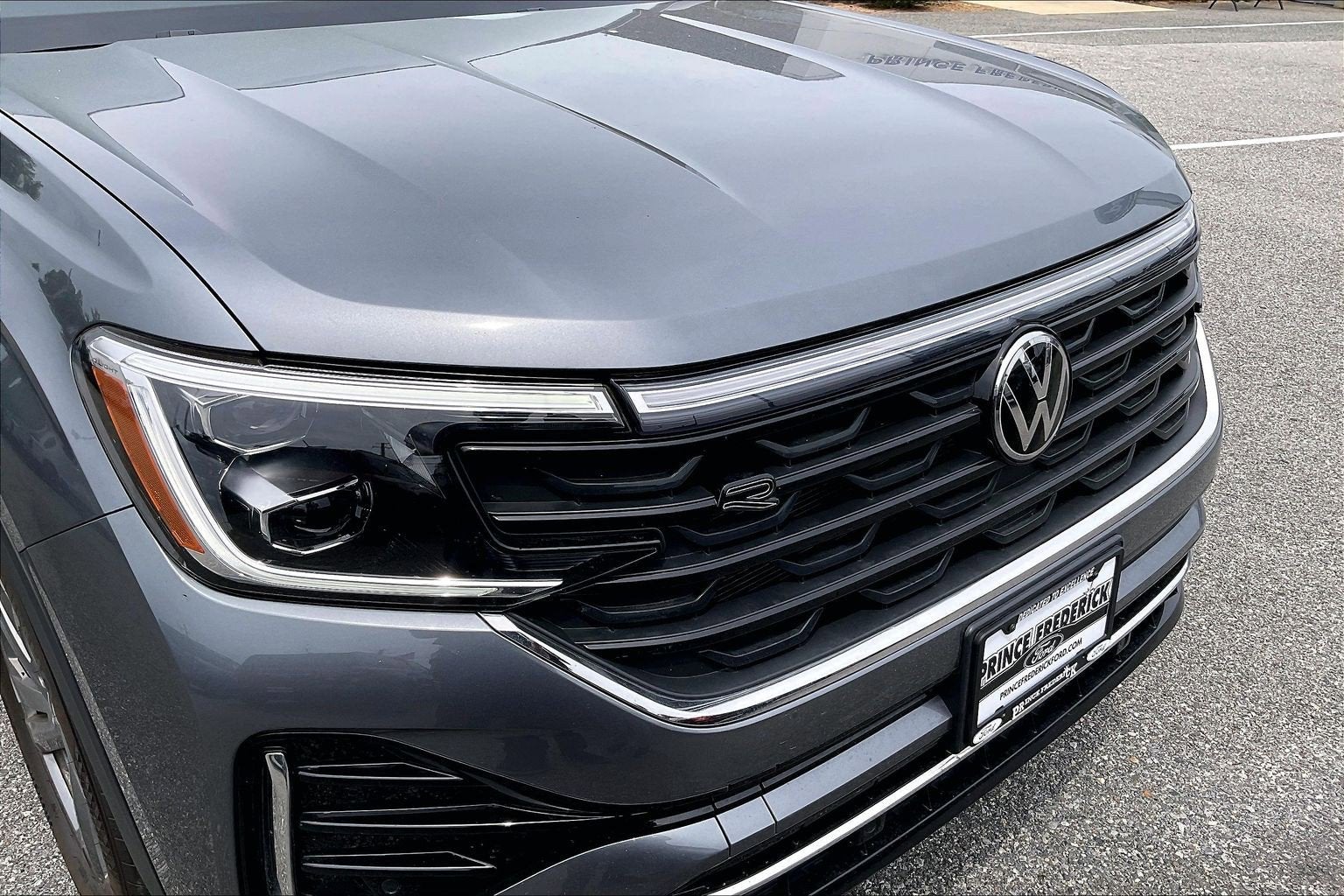 2024 Volkswagen Atlas Cross Sport 2.0T SEL R-Line