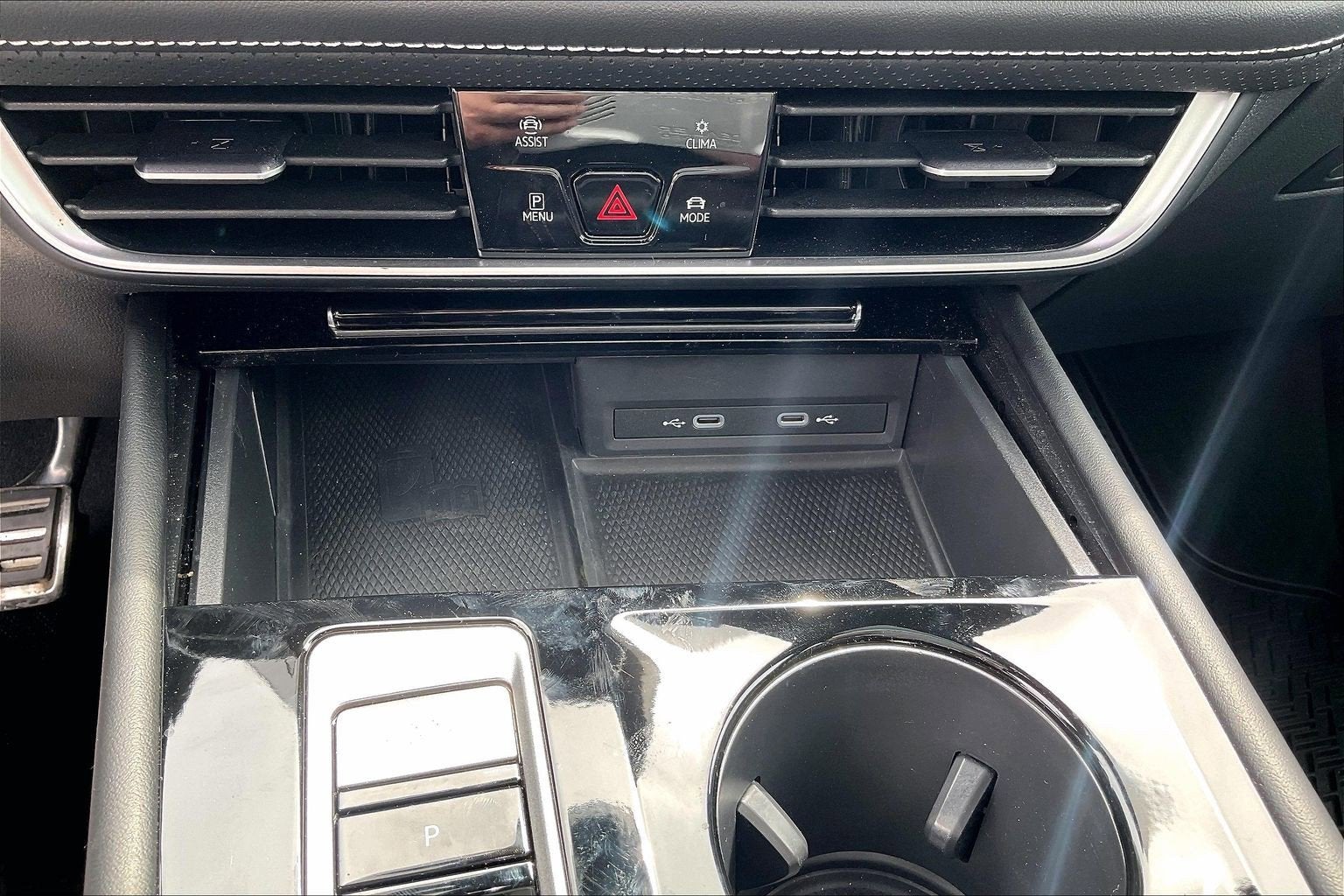 2024 Volkswagen Atlas Cross Sport 2.0T SEL R-Line