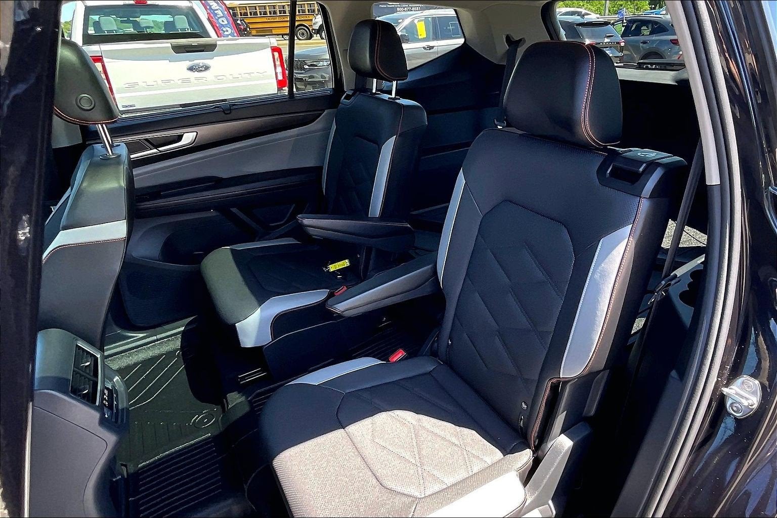 2024 Volkswagen Atlas 2.0T Peak Edition SEL