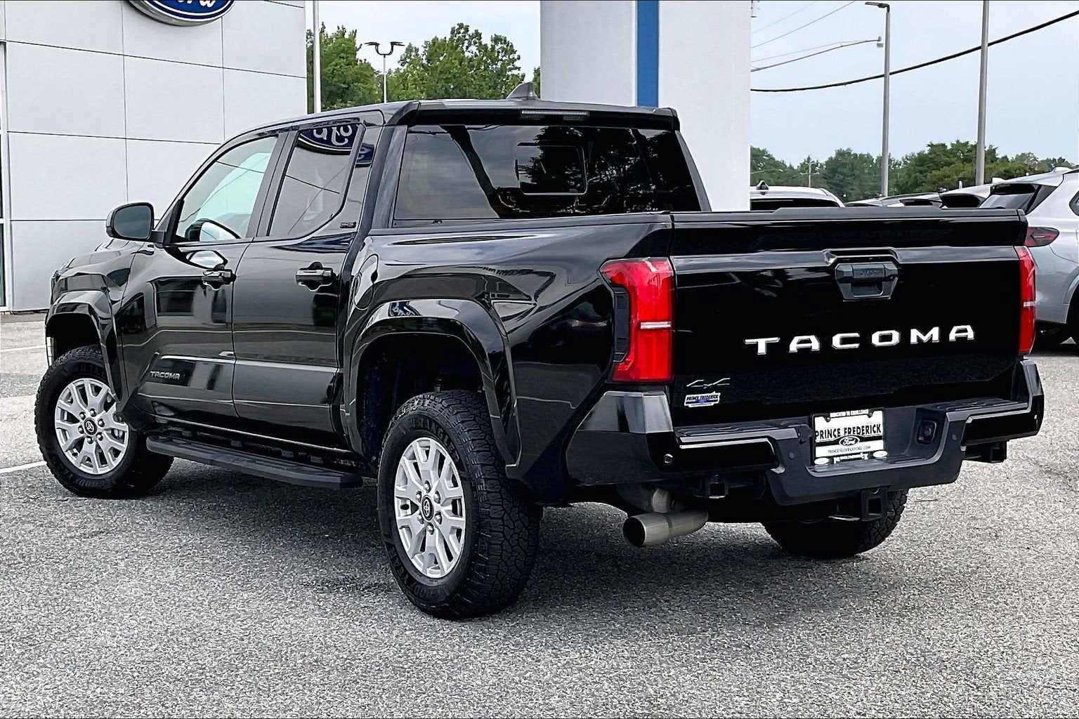 2024 Toyota Tacoma 4WD SR5