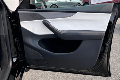 2026 Tesla Model Y Base