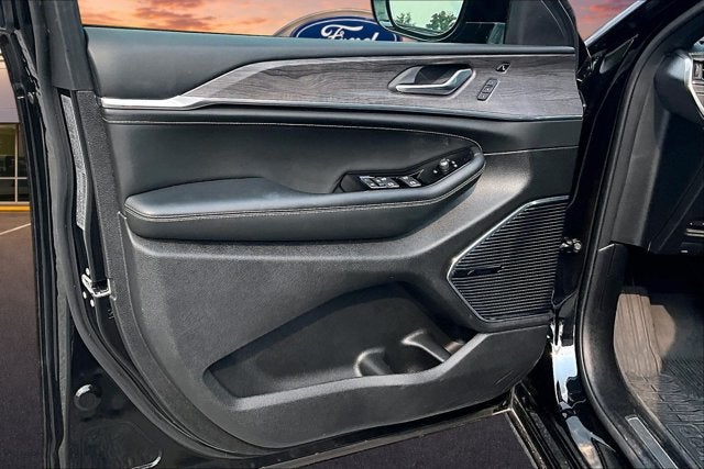 2025 Jeep Grand Cherokee 4xe Overland