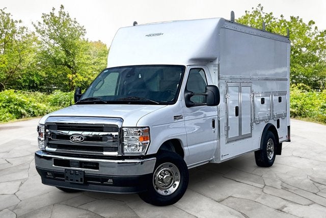 2026 Ford E-Series Cutaway E-350 SRW 138" WB