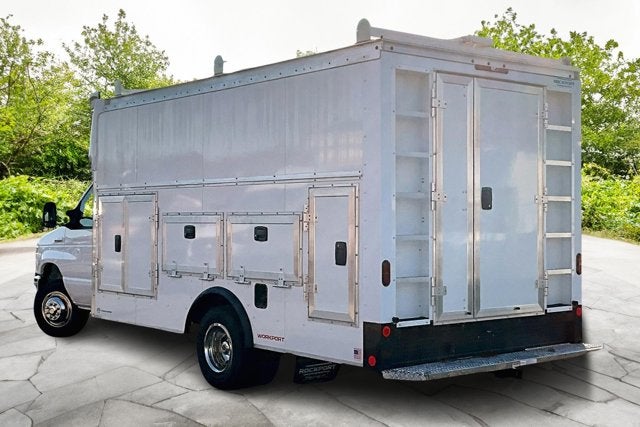 2026 Ford E-Series Cutaway E-450 DRW 158" WB