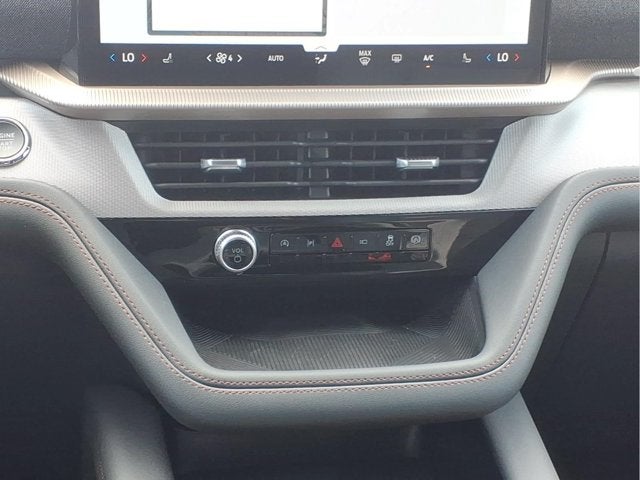 2027 Ford Explorer Active w/200A Pkg