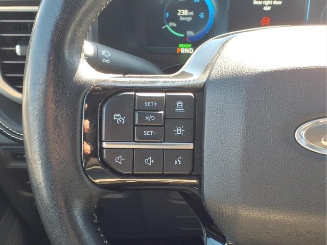 2022 Ford F-150 Lightning Platinum