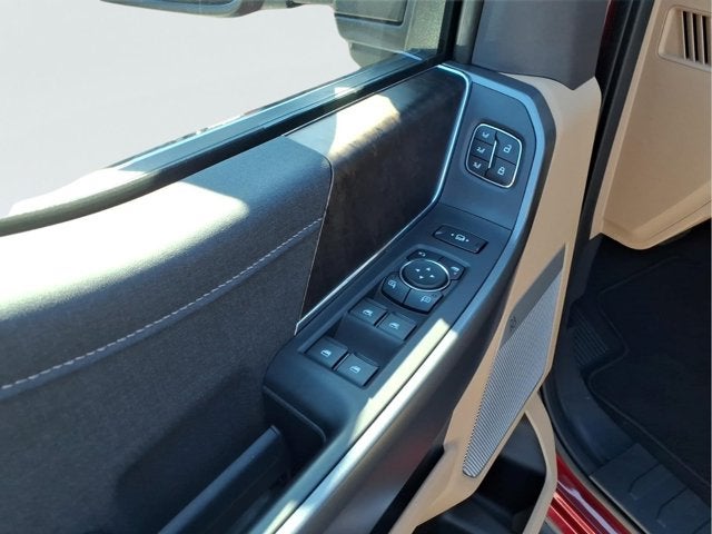 2027 Ford Super Duty F-350 SRW LARIAT