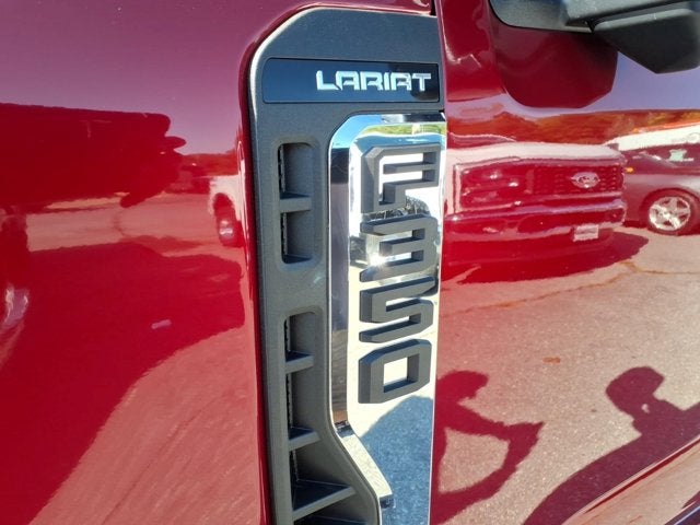 2027 Ford Super Duty F-350 SRW LARIAT