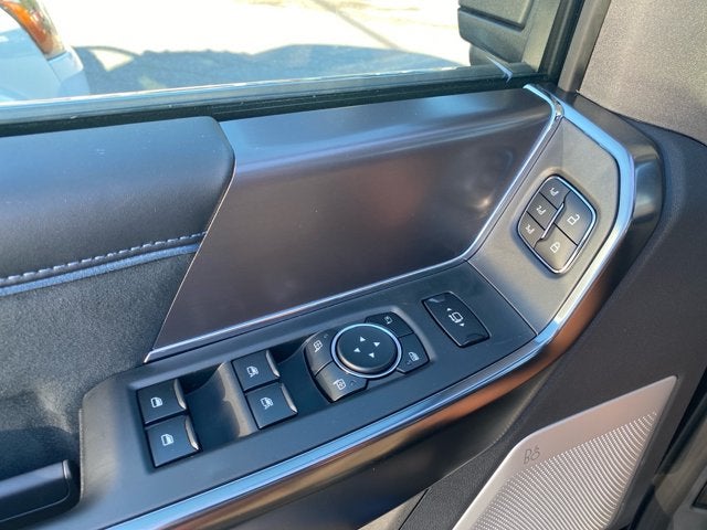 2027 Ford Super Duty F-450 DRW Platinum