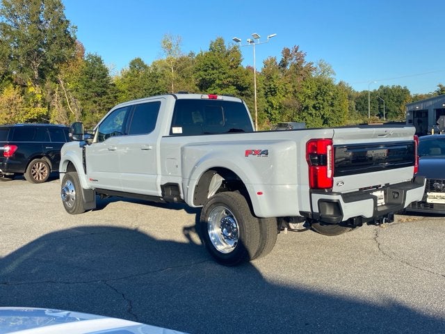 2027 Ford Super Duty F-450 DRW Platinum