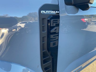 2027 Ford Super Duty F-450 DRW Platinum