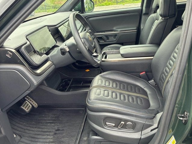 2024 Rivian R1S Adventure