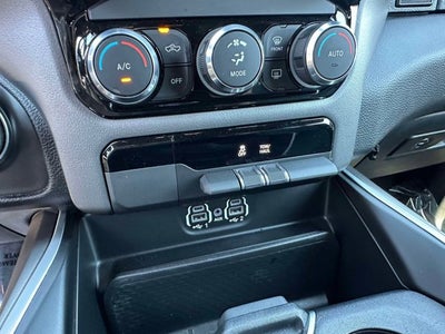 2022 RAM 1500 Big Horn Quad Cab 4x4 6'4' Box